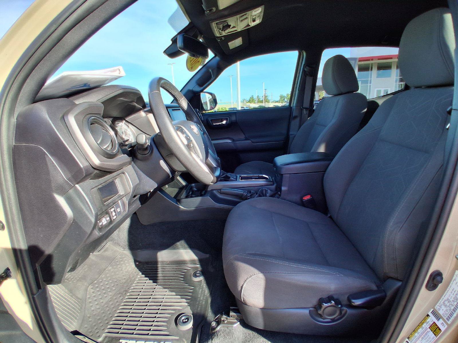 Used 2019 Toyota Tacoma TRD Off-Road w/ Technology Package AWD/4WD image 14