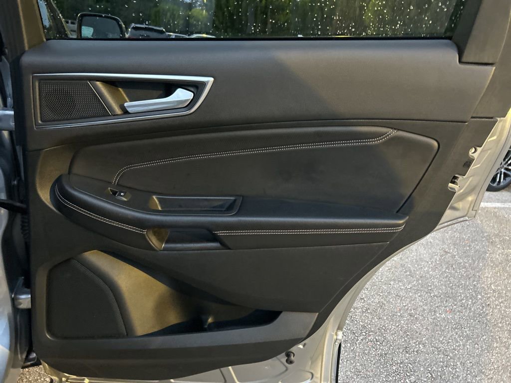 Used 2022 Ford Edge Titanium image 38