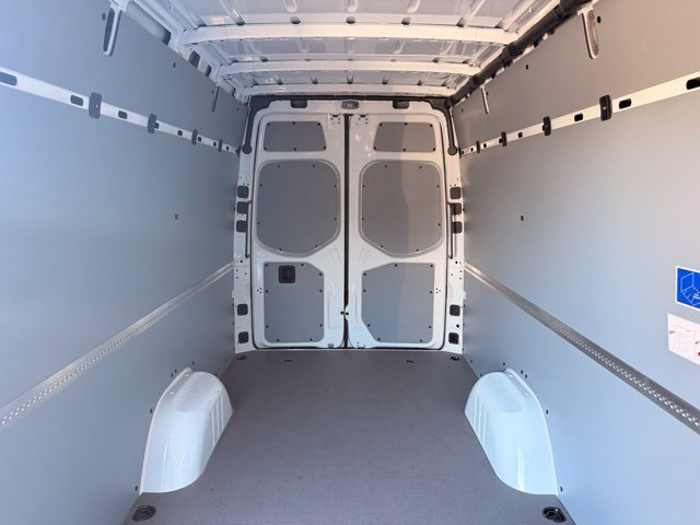 Used 2025 Mercedes-Benz Sprinter 2500 image 18