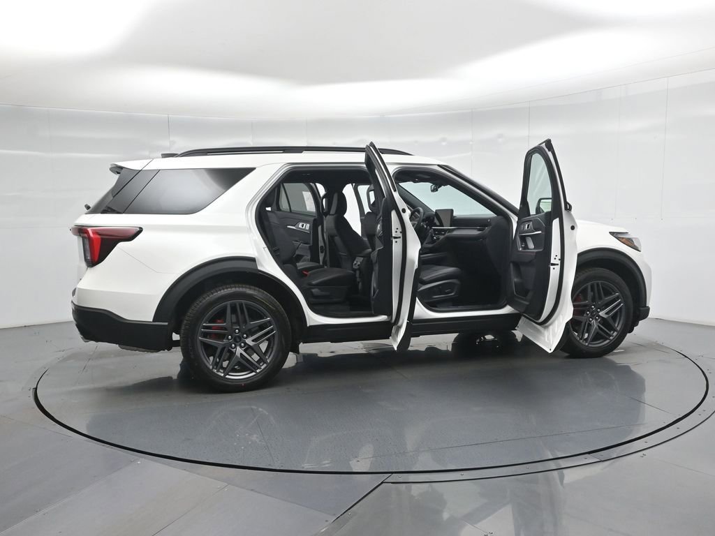 New 2026 Ford Explorer ST image 4