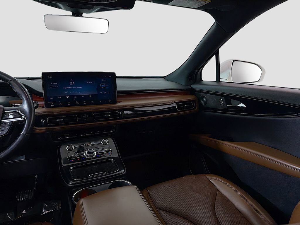 Used 2022 Lincoln Nautilus Reserve w/ Luxury Package image 28