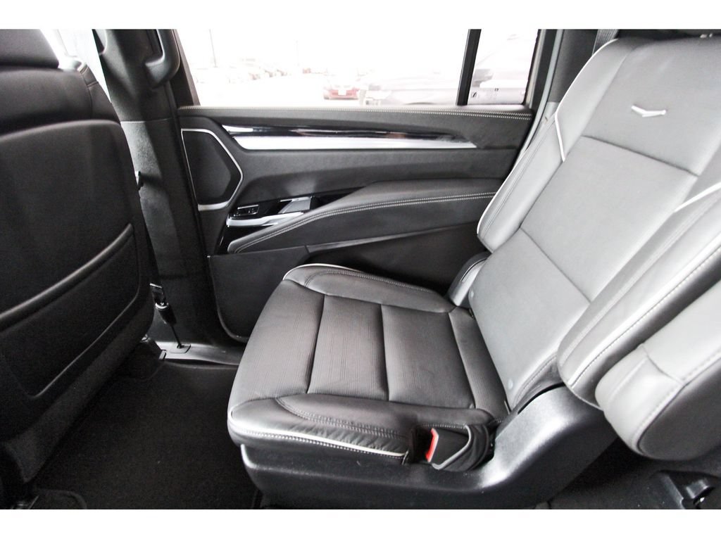 Used 2025 Cadillac Escalade ESV Sport AWD/4WD image 12