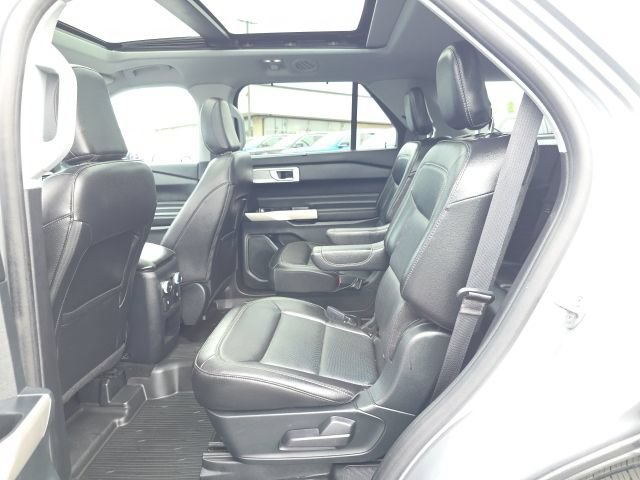 Used 2021 Ford Explorer Limited w/ Equipment Group 301A AWD/4WD image 29