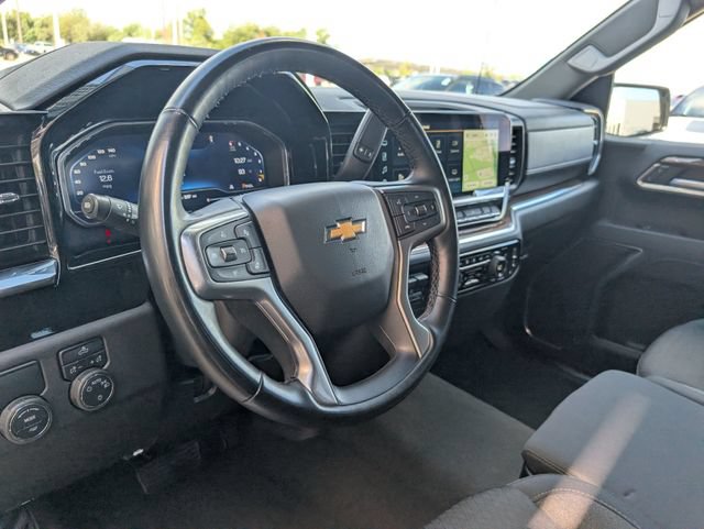 Used 2025 Chevrolet Silverado 1500 LT RWD image 9