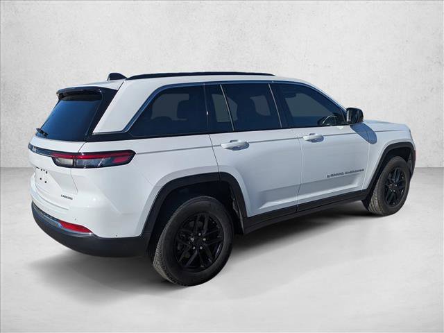 Used 2024 Jeep Grand Cherokee Laredo X image 5