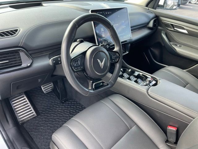 Used 2023 VinFast VF 8 Eco image 18