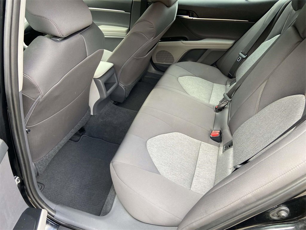 Used 2019 Toyota Camry LE image 18