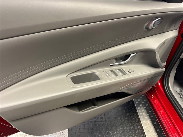Used 2024 Hyundai Elantra SEL image 7