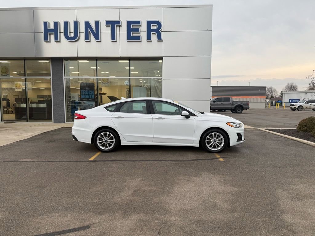 Used 2020 Ford Fusion SE image 12