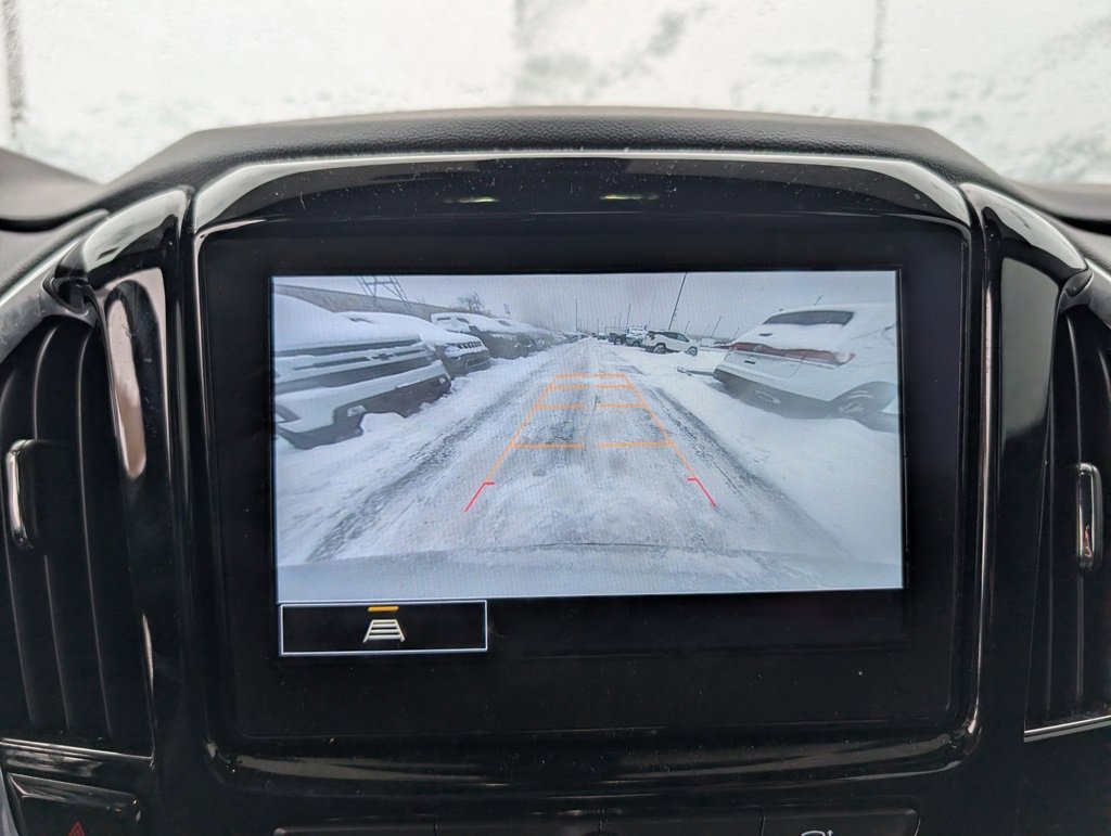 Used 2022 Chevrolet Traverse LT image 16