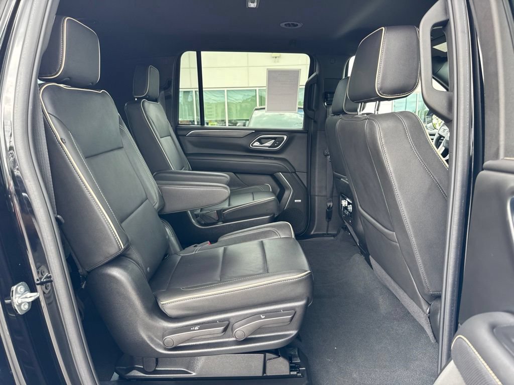 Used 2024 GMC Yukon XL SLT AWD/4WD image 25