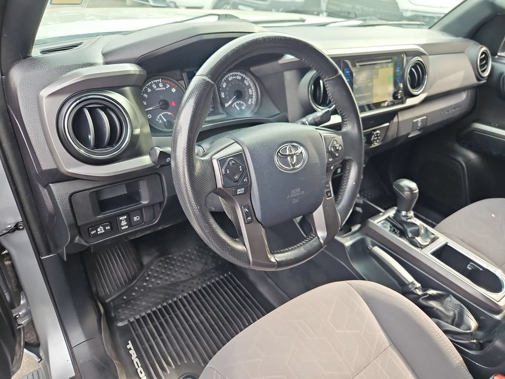 Used 2019 Toyota Tacoma TRD Off-Road AWD/4WD image 13