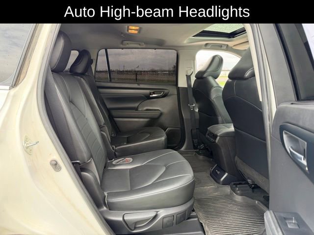 Used 2021 Toyota Highlander XLE image 10