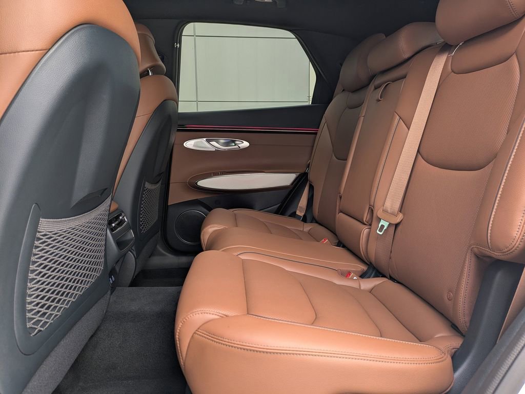 Used 2026 Genesis GV70 2.5T Advanced image 16