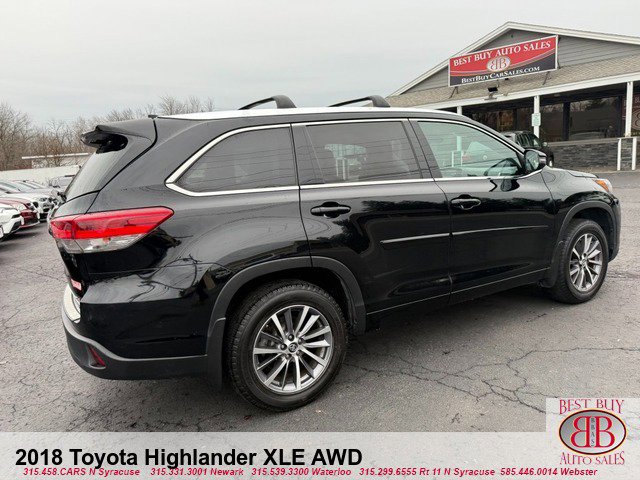 Used 2018 Toyota Highlander XLE image 3