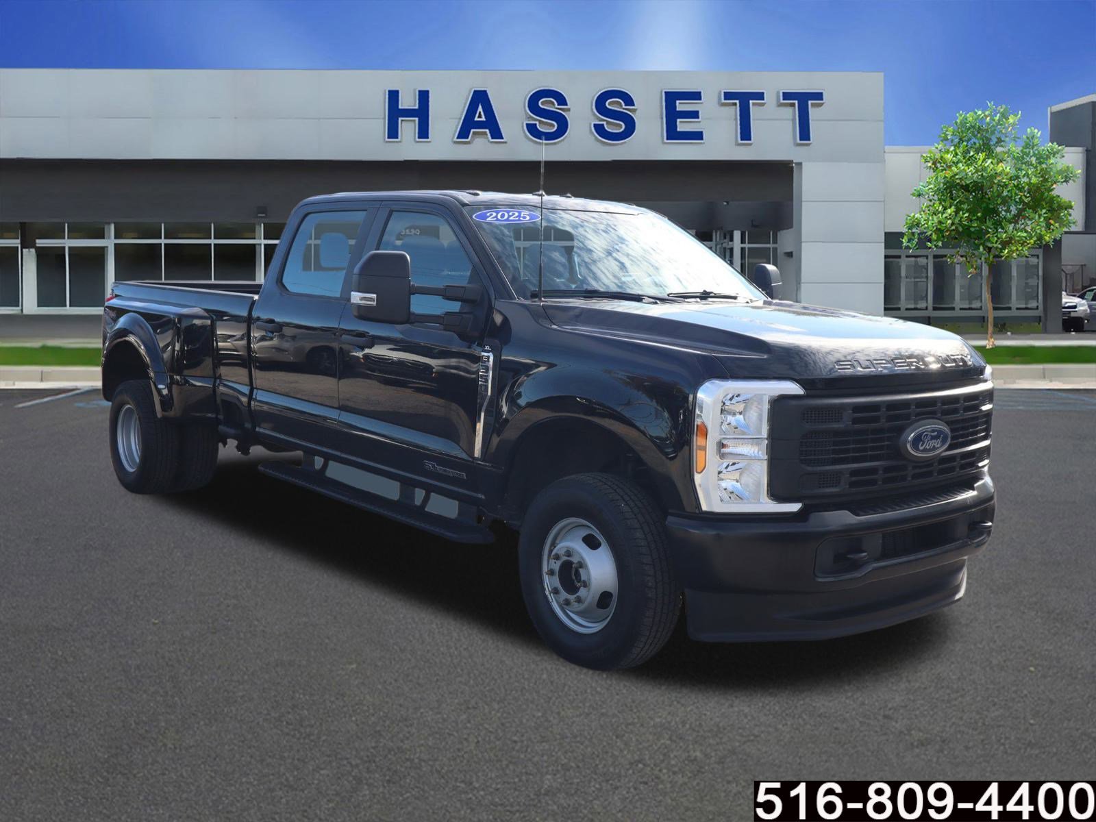 Used 2025 Ford F350 XL image 1