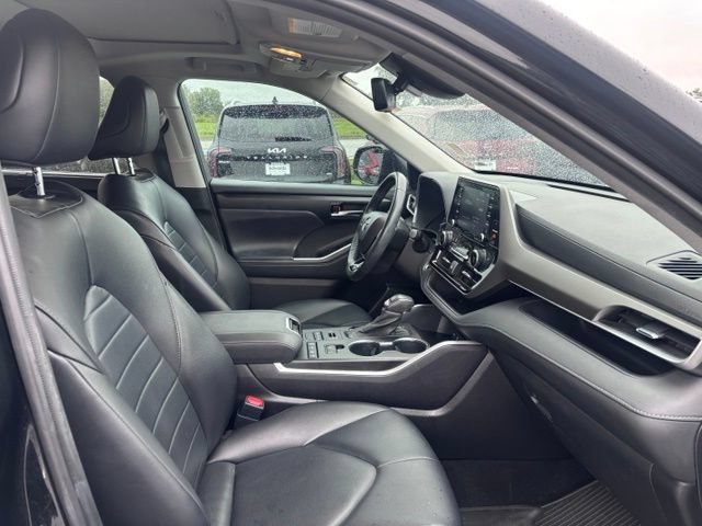 Used 2021 Toyota Highlander XLE AWD/4WD image 53