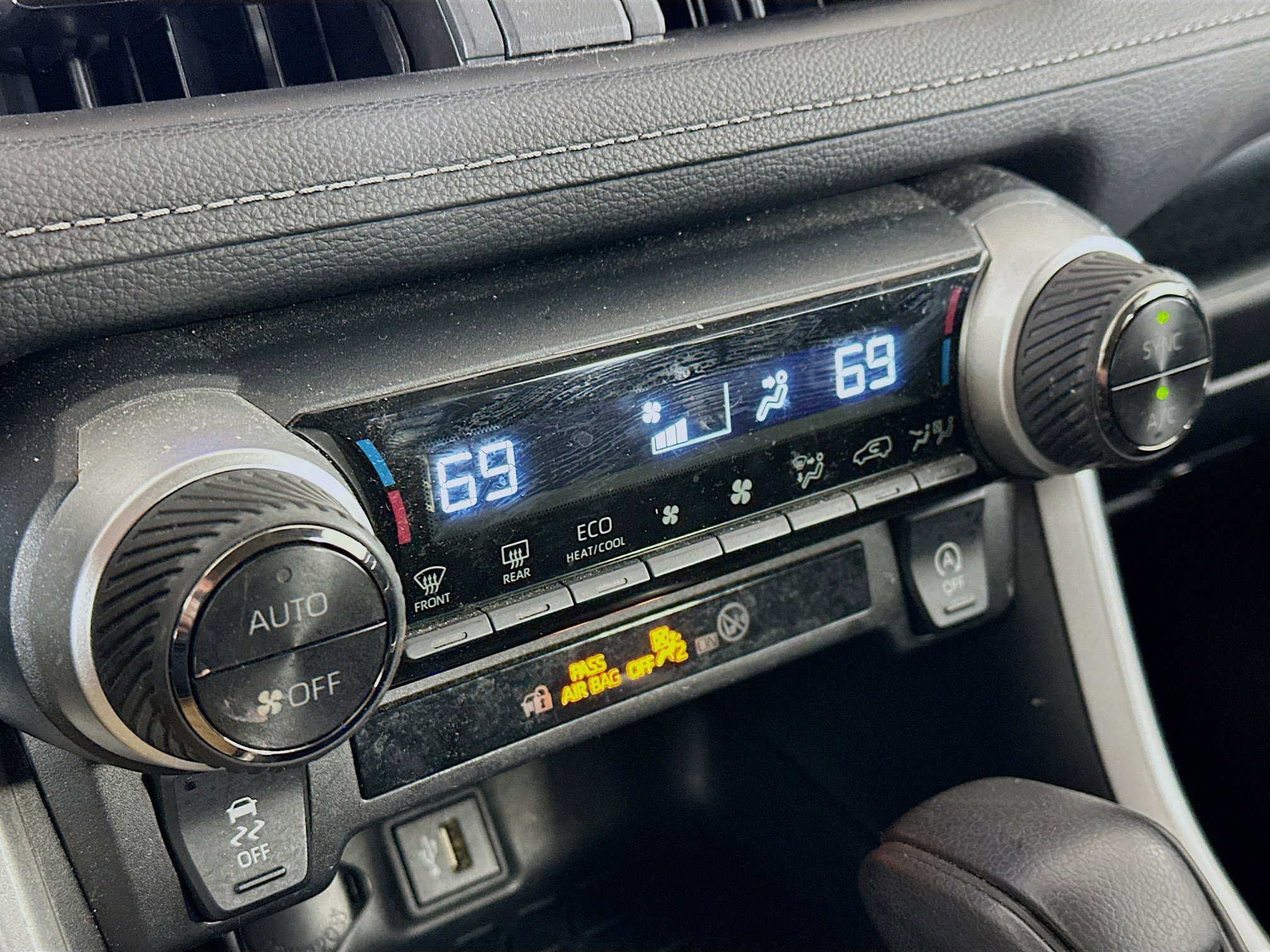 Used 2024 Toyota RAV4 XLE image 24