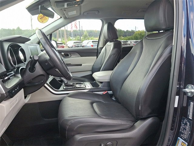 Certified 2024 Kia Carnival LX image 13