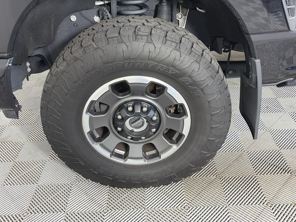Used 2023 Ford F250 Lariat w/ Lariat Ultimate Package AWD/4WD image 8