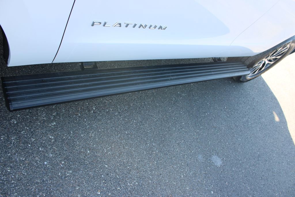 Used 2025 Ford Expedition Platinum image 24