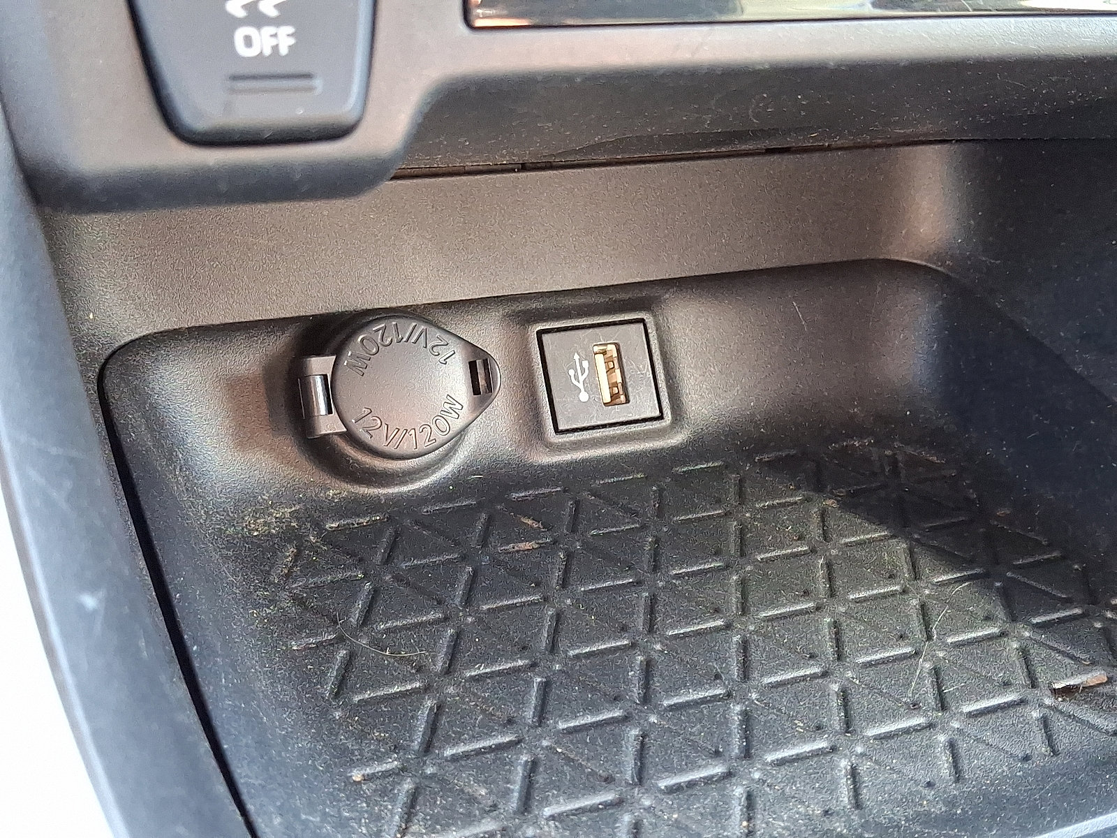 Certified 2023 Toyota RAV4 LE FWD image 29