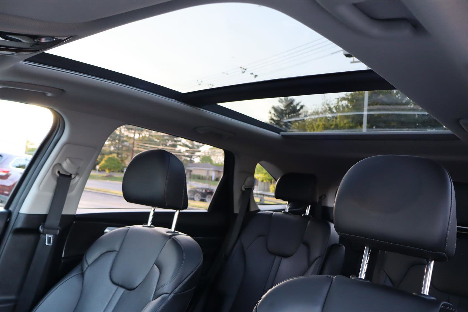 Certified 2023 Kia Sorento SX image 22