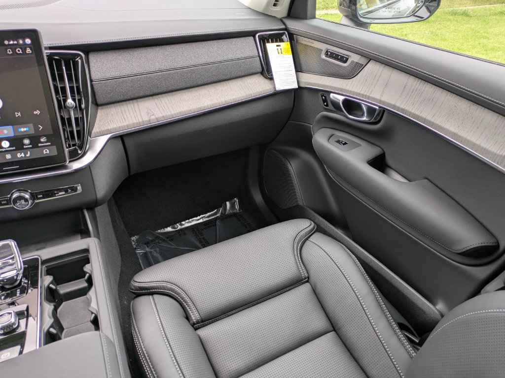New 2027 Volvo XC90 B6 Ultra AWD/4WD image 16