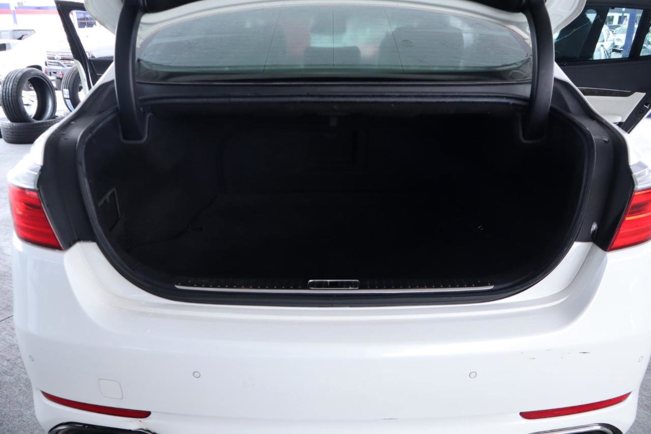 Used 2016 Kia K900 Luxury image 32