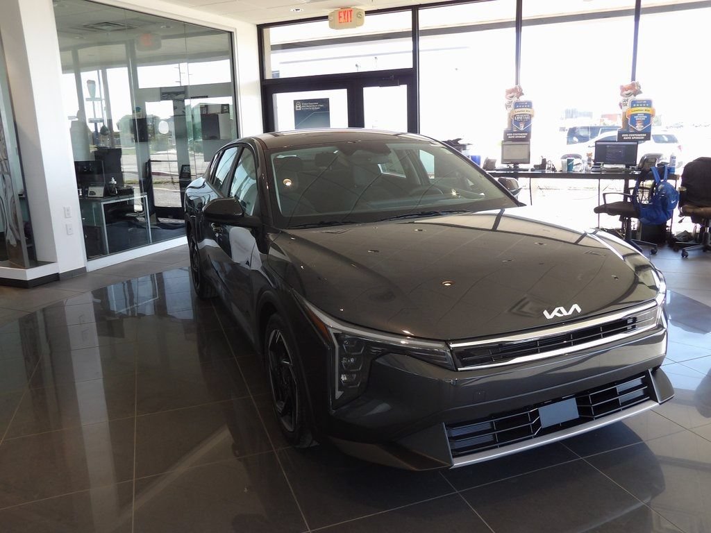 Used 2025 Kia K4 EX FWD image 4
