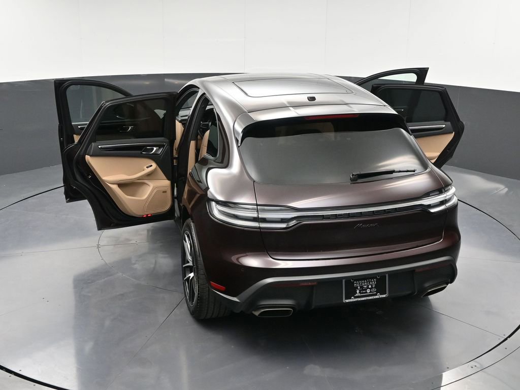Certified 2025 Porsche Macan image 34