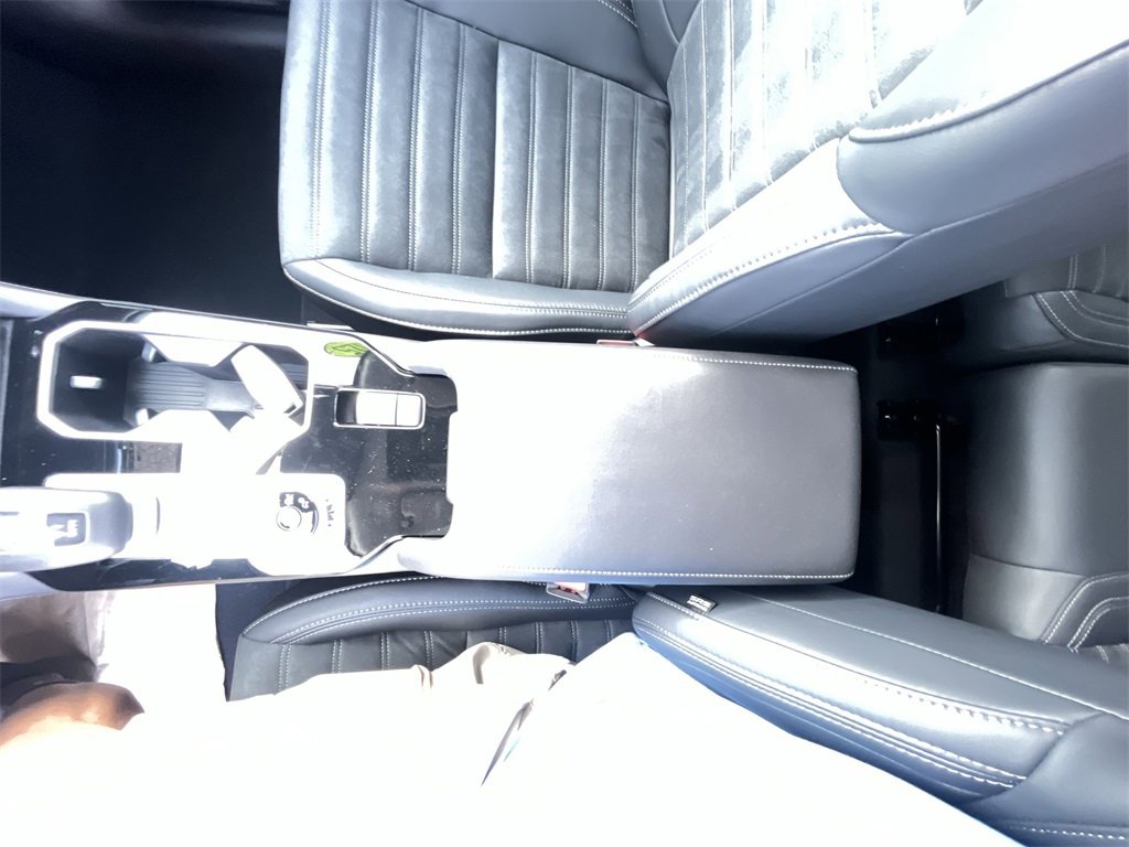 New 2025 Mitsubishi Outlander SE image 21