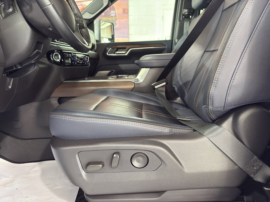 Used 2024 Chevrolet Silverado 2500 High Country w/ Technology Package image 24