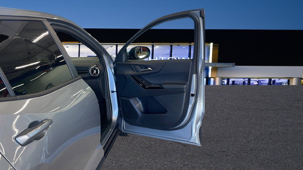 Used 2026 Chevrolet Equinox LT w/ Convenience Package II FWD image 33