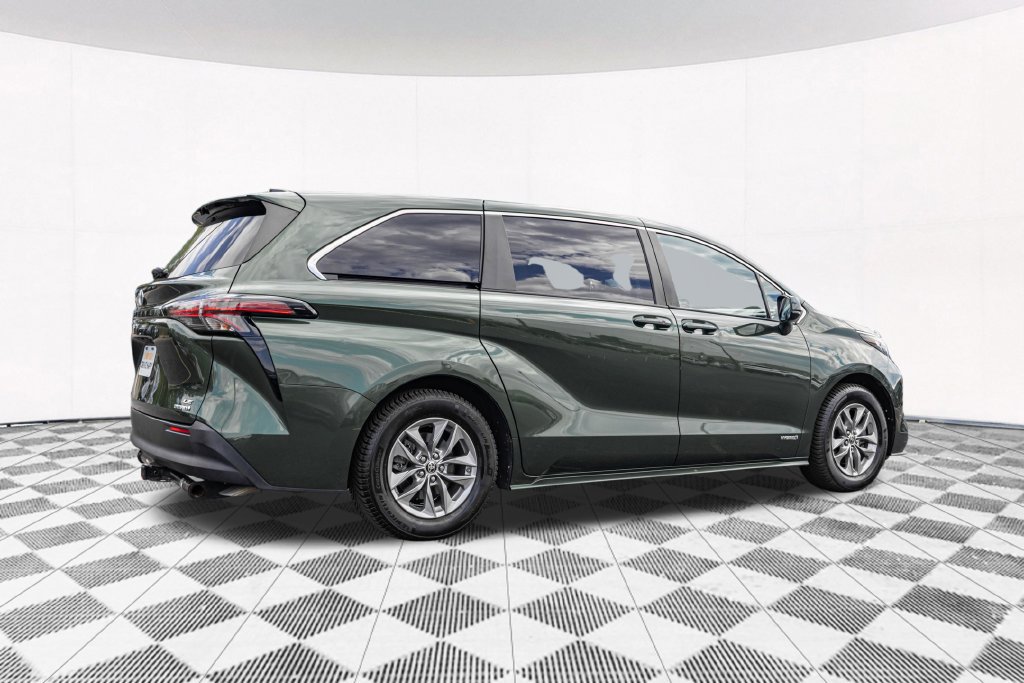 Used 2021 Toyota Sienna LE FWD image 10