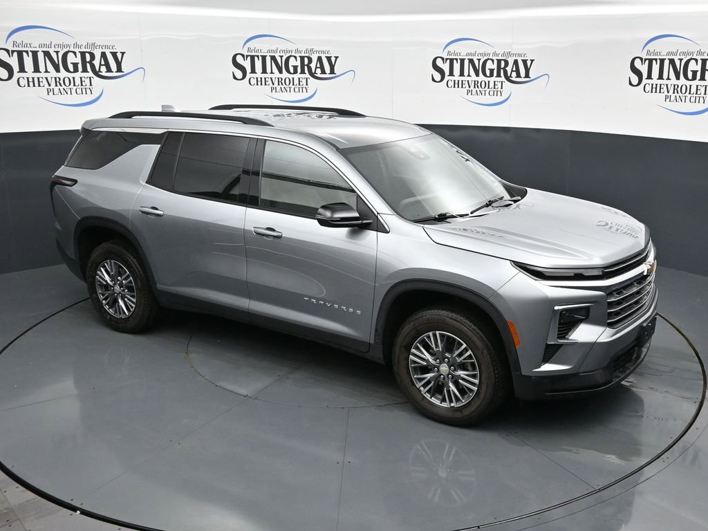 Used 2026 Chevrolet Traverse LT FWD image 18