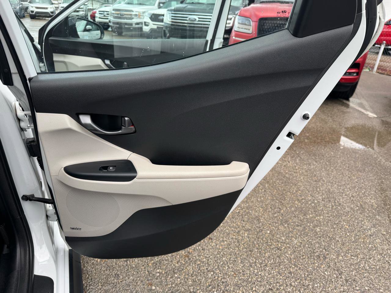 Used 2019 Hyundai Veloster Turbo Ultimate image 17