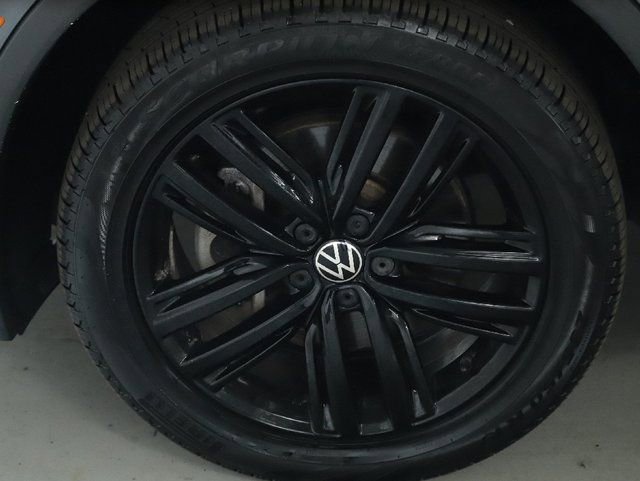 Used 2022 Volkswagen Tiguan SE R-Line image 37