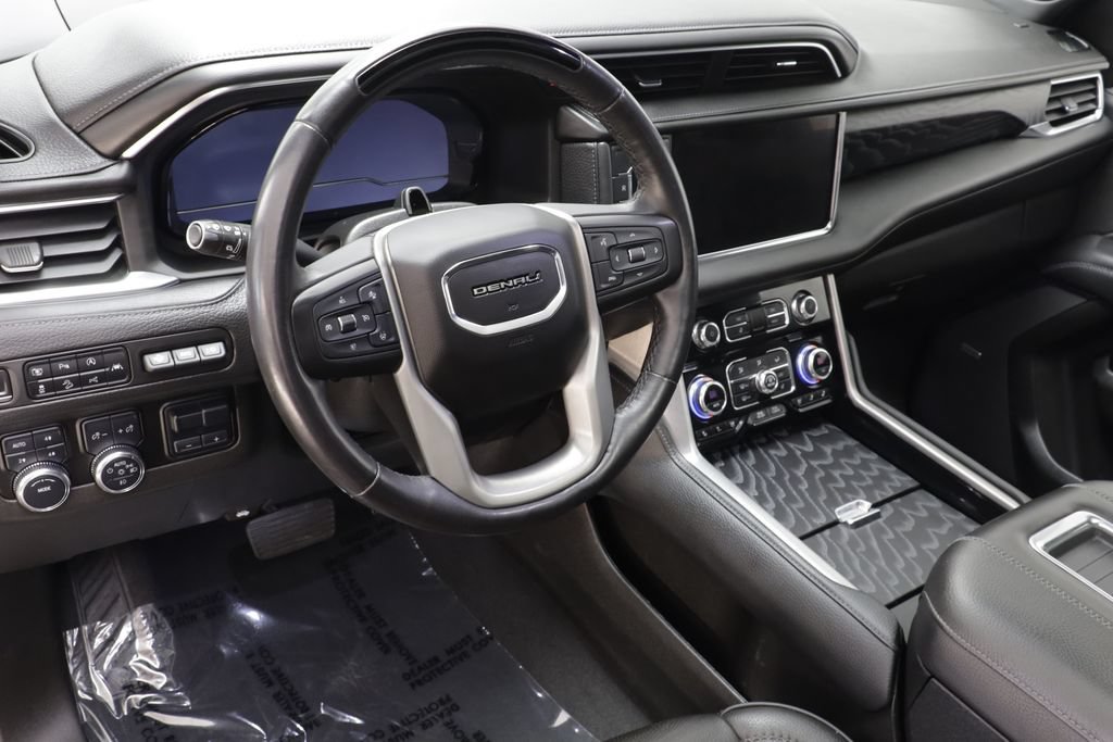 Used 2023 GMC Yukon Denali w/ Advanced Technology Package AWD/4WD image 7