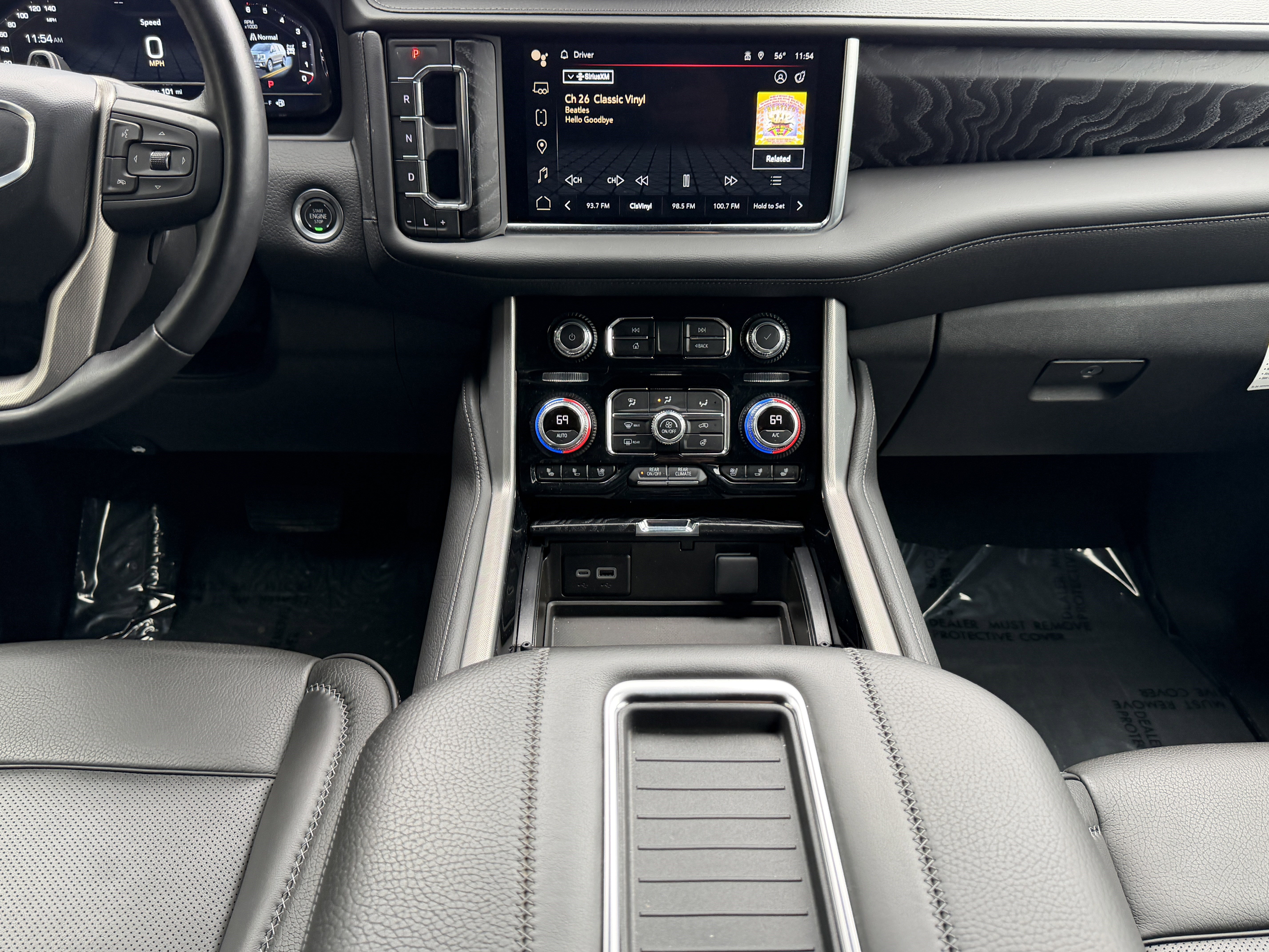Used 2024 GMC Yukon XL Denali w/ Advanced Technology Package AWD/4WD image 25
