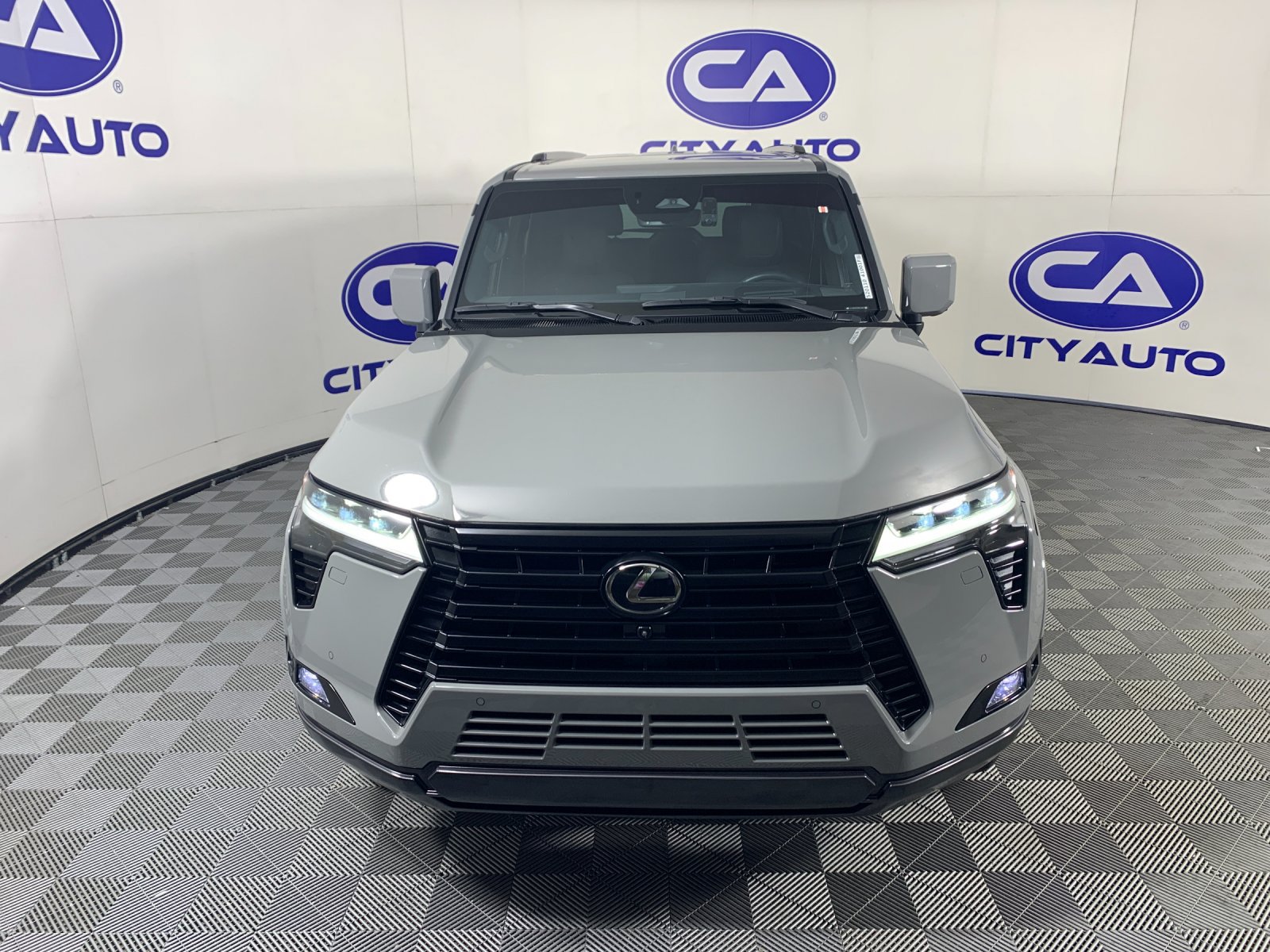 Used 2024 Lexus GX 550 w/ Cold Area Package AWD/4WD image 9