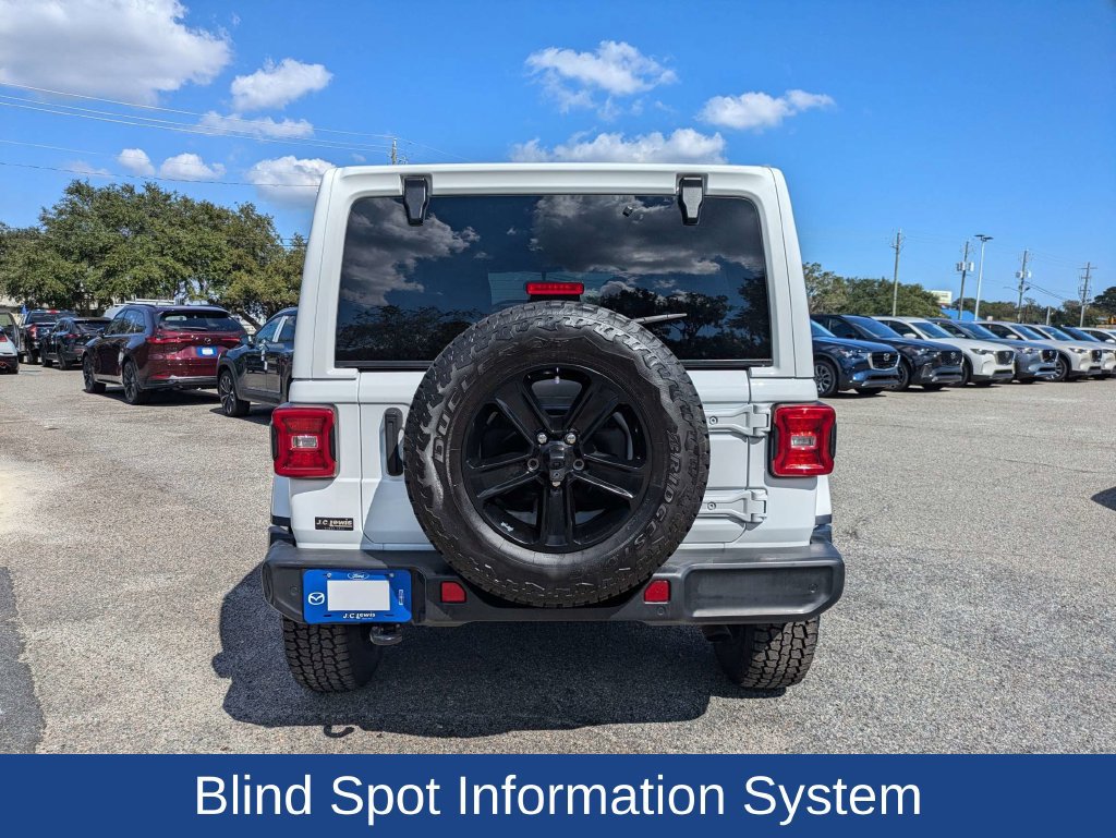 Used 2021 Jeep Wrangler Unlimited Sahara AWD/4WD image 5