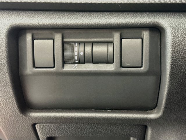 Used 2024 Subaru Crosstrek 2.5i Limited w/ Crosstrek Mirror Package AWD/4WD image 11