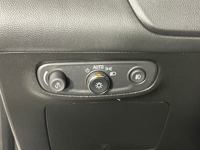 Used 2022 Buick Encore GX Select image 19