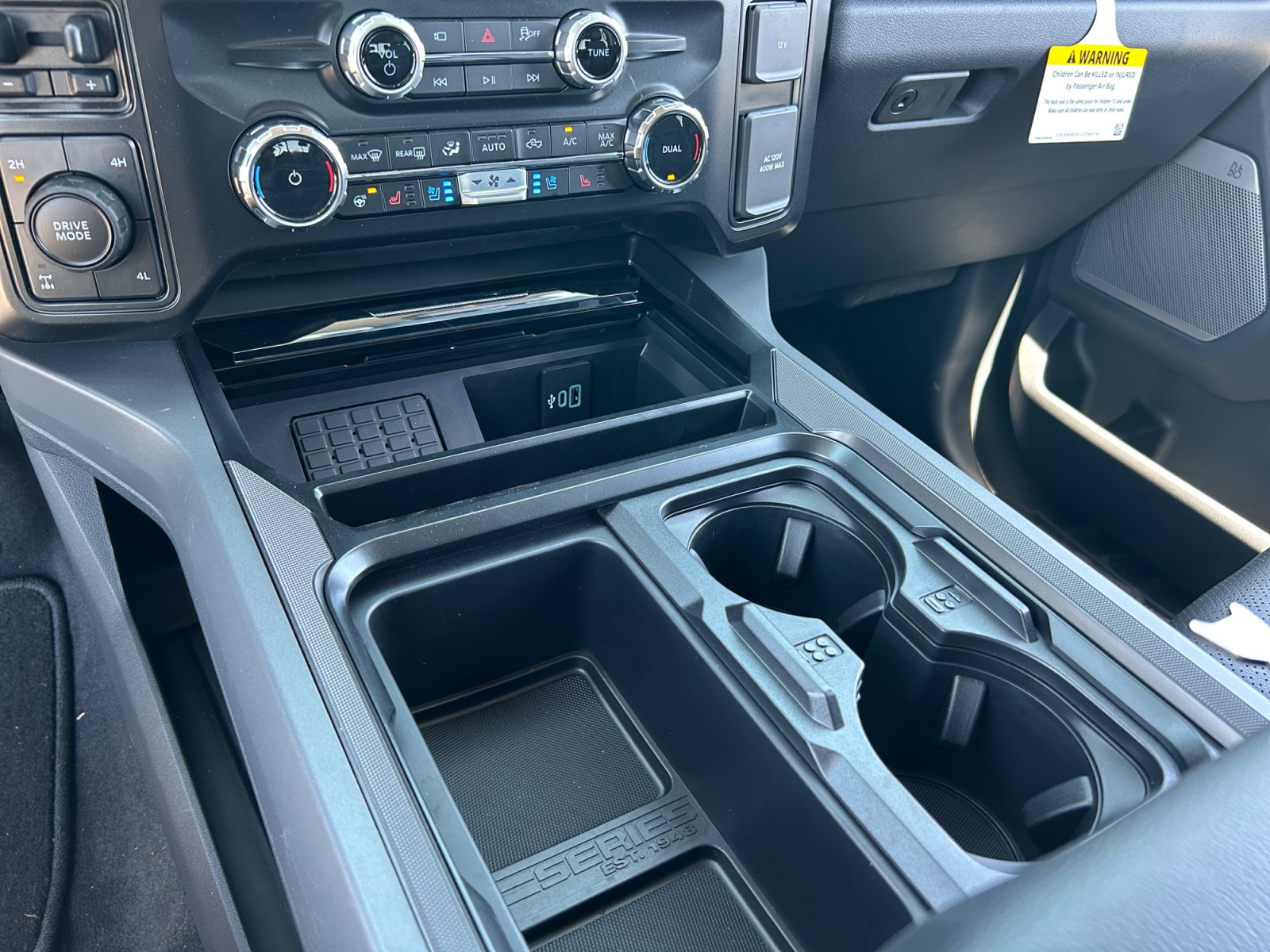 New 2026 Ford F350 Lariat w/ Black Appearance Package AWD/4WD image 15