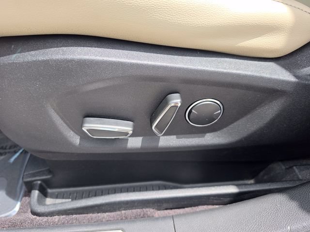 Used 2016 Ford Edge Titanium w/ Equipment Group 302A FWD image 22
