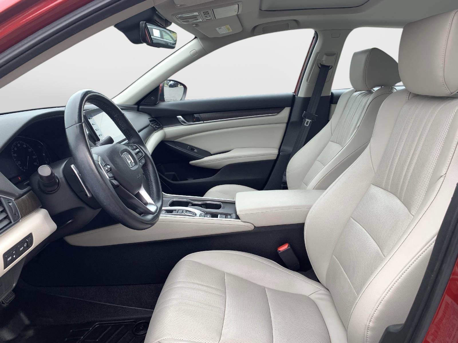 Used 2020 Honda Accord Touring image 14