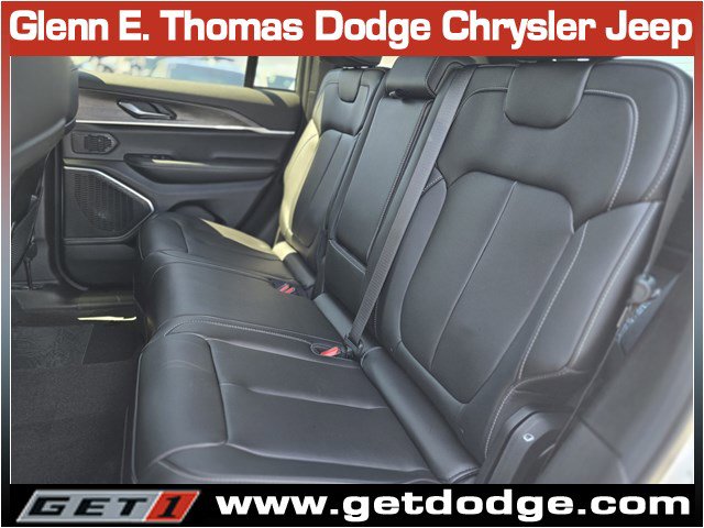 New 2026 Jeep Grand Cherokee Limited RWD image 12