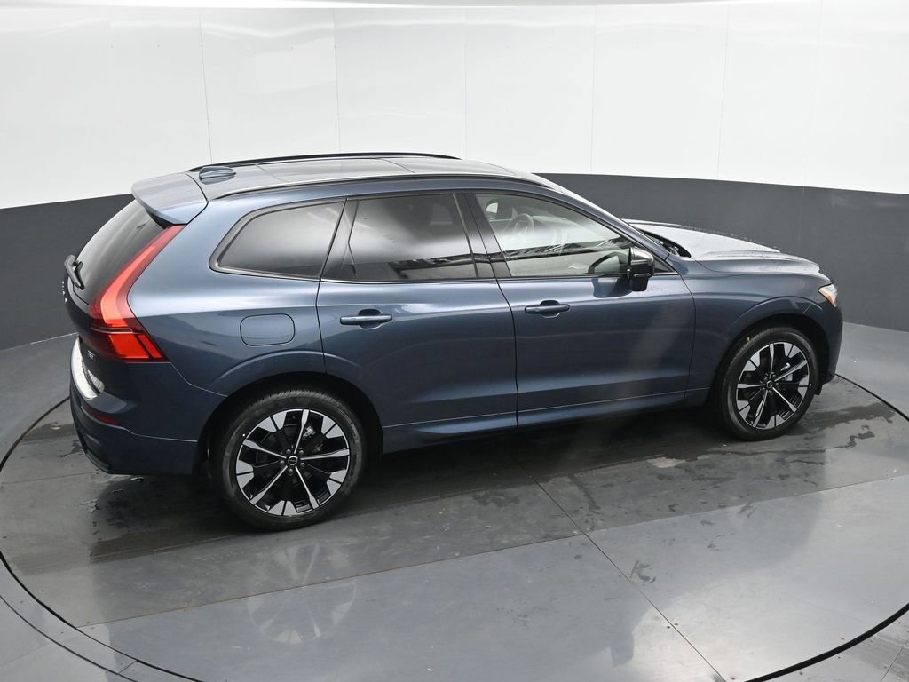 New 2026 Volvo XC60 B5 Plus w/ Protection Package Premier image 31