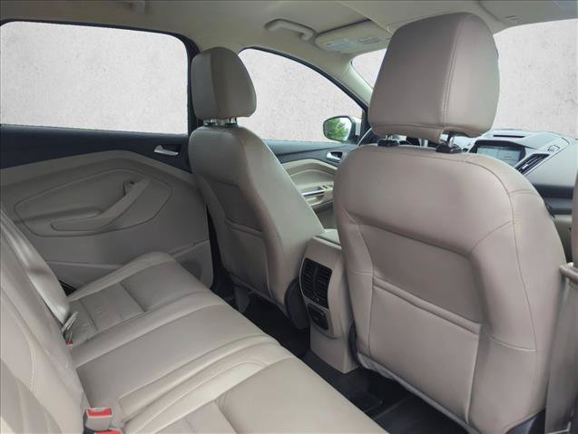 Used 2017 Ford Escape SE w/ SE Leather Comfort Package FWD image 28